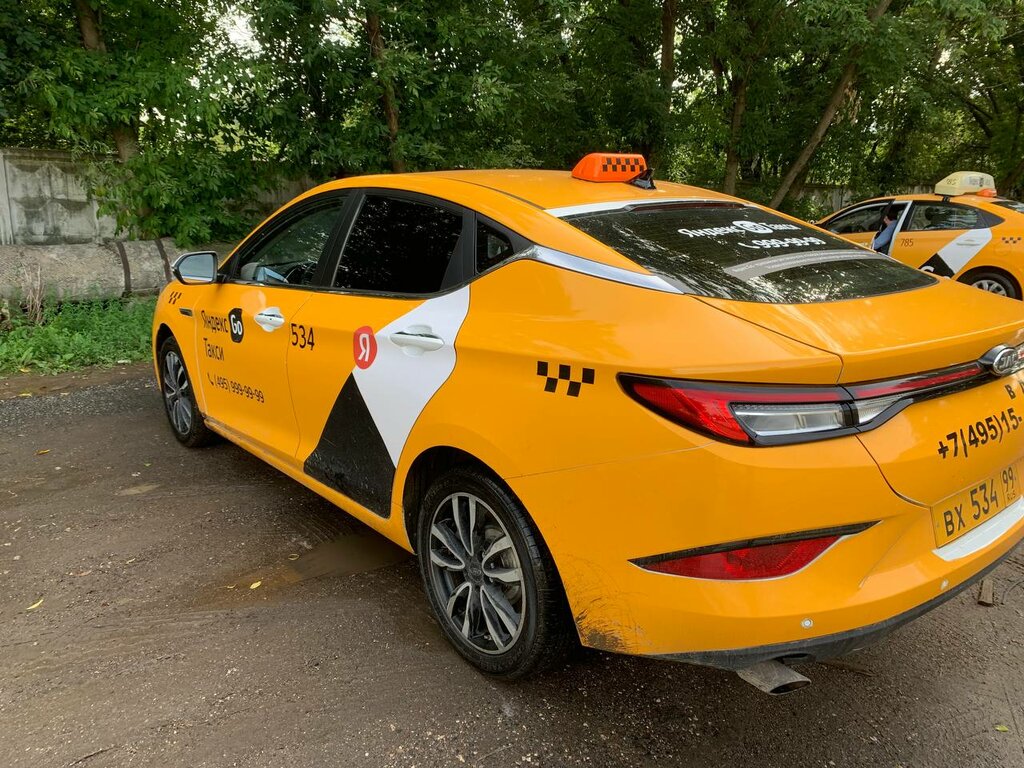 Toyota Alphard 2021 фото 3